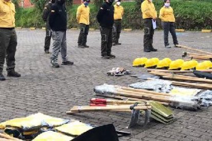 Los guardianes de cuatro zonas protegidas recibieron nuevos implementos para combatir el fuego.