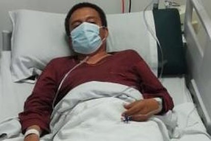 Fue ingresado al hospital en grave estado de salud. Actualmente se recupera.