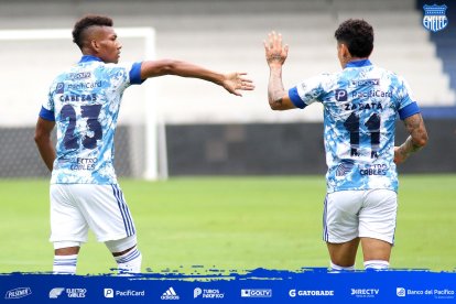 Bryan Cabezas y Alexis Zapata hicieron los goles de Emelec.
