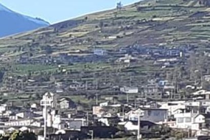 Por la emergencia sanitaria, artesanos de Huambaló dedican más tiempo a la agricultura.