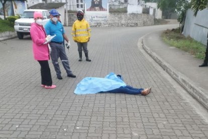 La víctima presentaba cinco heridas por disparos de arma de fuego.