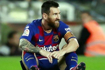 Lionel Messi negocia su salida del Barcelona español