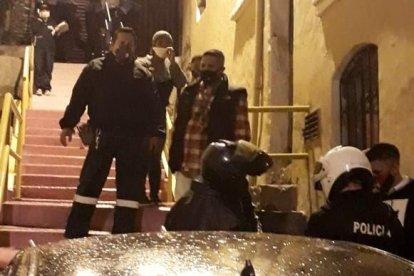 La agresión ocurrió en El Panecillo, Centro Histórico de Quito. Una fiesta clandestina fue identificada.