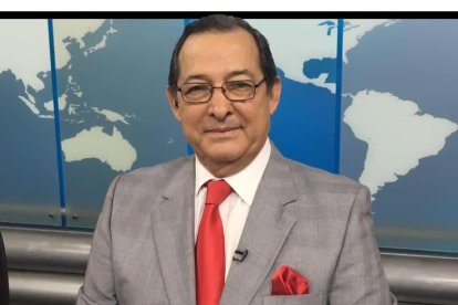 Hugo Gavilánez, presentador de noticias del canal RTS.