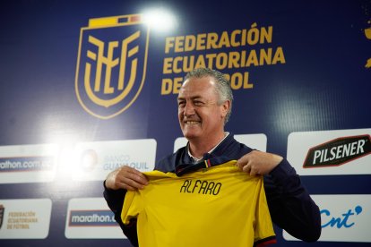Gustavo  Alfaro, el entrenador que sueña llevar a Ecuador al Mundial de Catar 2020.