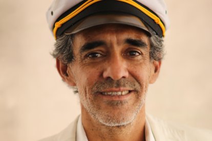 Alfredo Espinosa Cordero interpreta al almirante Brian Garrido.