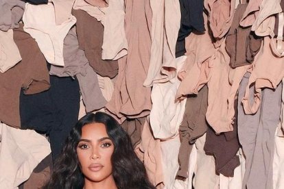 Kim Kardashian tiene 39 años de edad y un patrimonio valorado en 900 millones de dólares.