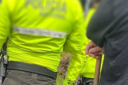 Los sospechosos fueron interceptados en el parque del barrio El Porvenir, a pocas cuadras del lugar del asalto.