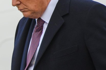 El mandatario habría contraído la enfermedad porque no usaba mascarilla y tampoco lo hacía su asesora, quien días anteriores dio positivo.