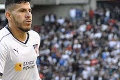 Christian Cruz defensa de Liga de Quito.