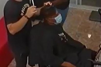 El hecho ocurrió en una peluquería ubicada en la ciudadela Sauces 6, al norte de la urbe porteña.