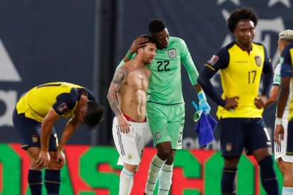 Dida Domínguez y el delantero gaucho se saludaron al final del partido.