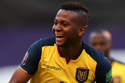 Michael Estrada se mandó dos goles ante Uruguay