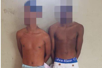 Los dos sospechosos fueron puestos a órdenes de las autoridades.