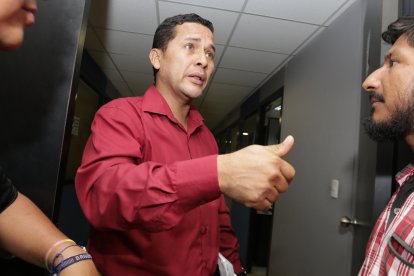 Luis Muentes indicó que este jueves 5 de noviembre presentarán una denuncia formal.




FEBRERO  del 2018, MARIUXI CACERES, Guayaquil-Ecuador

Agencia (ag-expreso)