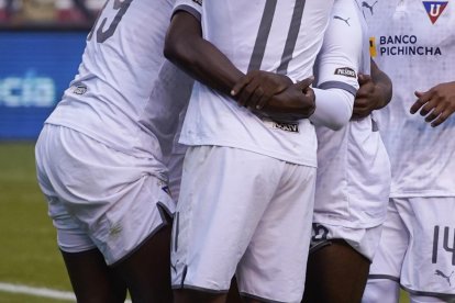 Liga de Quito con problemas de COVID 19, lesiones y jugando dos tornes sigue en la parte de arriba de la LigaPro.