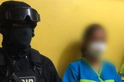 El viernes, durante siete allanamientos efectuados en Daule, Durán y Guayaquil, la Policía detuvo a cuatro empleadas del hospital.