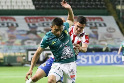 Ángel Mena dio una asistencia en la victoria del León (1-0) ante Guadalajara .