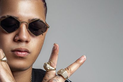 El artista lleva seis años en el mundo del espectáculo, pero en los últimos meses consiguió más fama.