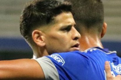 Festejo de goleadores, Facundo Barceló y José Francisco Cevallos que salvó al Emelec.