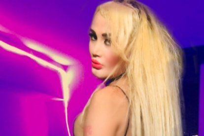 Plasticboy se convirtió en una chica trans y ahora se llama Nanda Real.