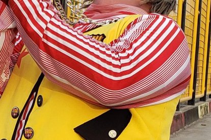 El payaso Trulito show en plena oración en el estadio de Barcelona.