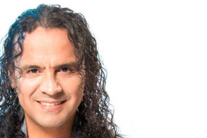 El artista no quería terminar el año sin música y decidió lanzar una canción de reflexión.