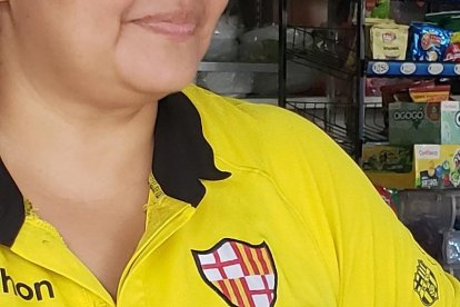 Karina Gallardo dice que el fútbol sin hinchas perjudicó el negocio que tiene frente al Monumental.