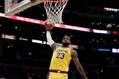 LOS ANGELES, CALIFORNIA - MARCH 03: LeBron James, figura indiscutible de Los Angeles Lakers.