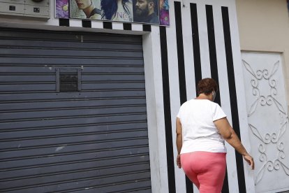 El sitio permanece cerrado. Quienes habitan por la zona dicen que no es la primera vez que ocurren asaltos.