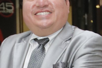 Godoy comenzó en el mundo de la música desde que era pequeño, ya que es su gran pasión