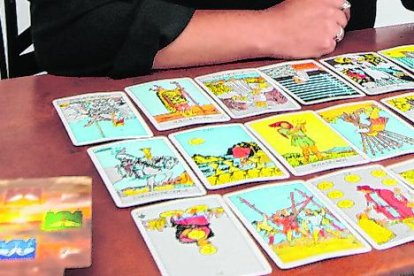 La tarotista Tania Cáceres visualiza un mundo más espiritual en este 2021