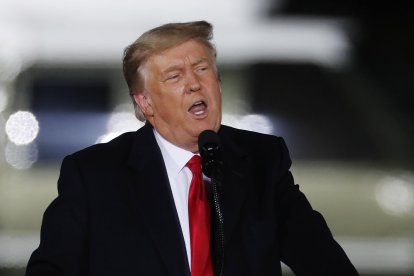 El mandatario es acusado por incitar a la violencia desde las redes sociales.