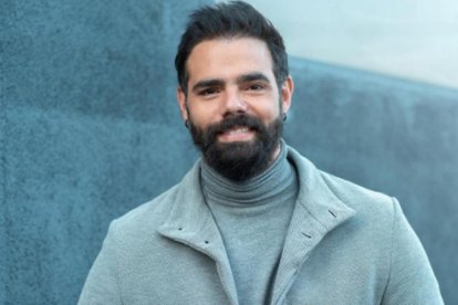 Ronald es un presentador de televisión y actor ecuatoriano.