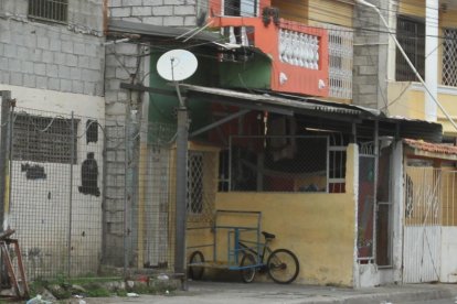 El hecho violento ocurrió a las 17:50, en las calles Camilo Destruge y la 40. Los moradores están atemorizados y evitan hablar al respecto.
