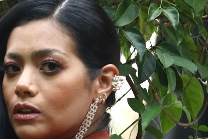 Bailó con la actriz Paola Farías en el grupo Subversivos. Luego con Wilson Dance; ahí duró dos años. En el 2000 ingresó a Kandela & Son.