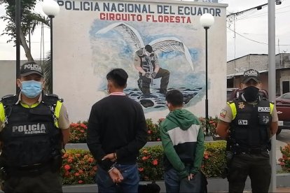 Los detenidos fueron encontrados en poder de un cuchillo que utilizaban para robar.