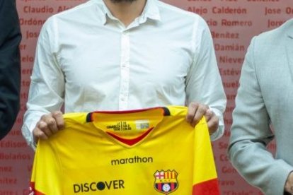 Carlos Garcés delantero ecuatoriano que hizo 9 goles con Delfín 2020.