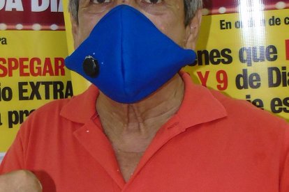 Melitón Aragundi, ganador de EXTRA REGALÓN, celebró su premio.