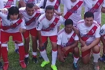 El equipo Rey Mar que se coronó campeón sub-50.