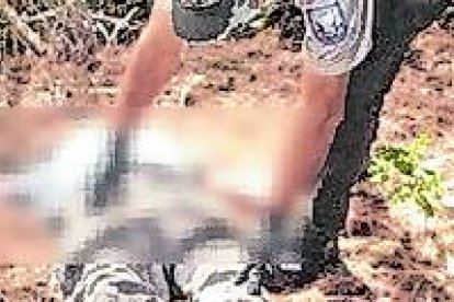 El cuerpo fue encontrado en medio de unos matorrales por los moradores del sector.