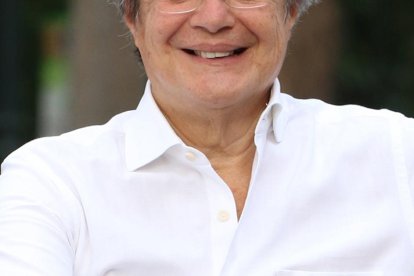 Guillermo Lasso busca la presidencia con el partido CREO.