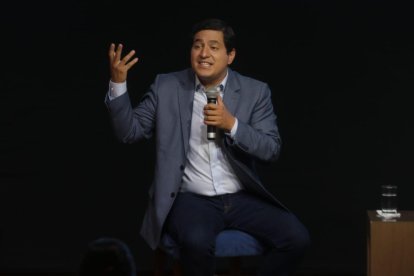 Andrés Arauz espera con optimismo los resultados.