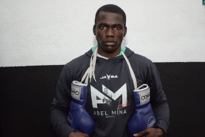 El tricolor Abel Mina se encuentra invicto como profesional, con 12 victorias.