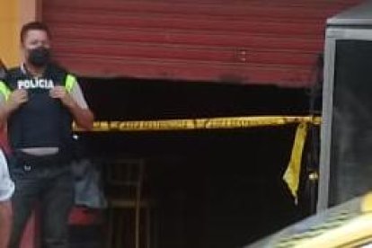 Ayer, en un asadero del cantón Montecristi, provincia de Manabí, una persona fue baleada.