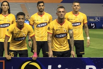 El primer 11 de Barcelona del 2021 debutando en el estadio Jocay de Manta.