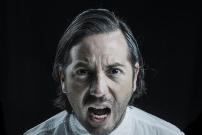 Inició en el mundo del teatro a los 19 años y desde entonces no ha parado.