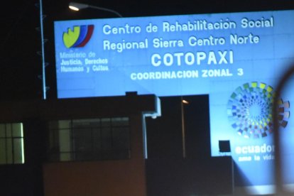 La madrugada de ayer llegaron los refuerzos de unidades policiales especiales.