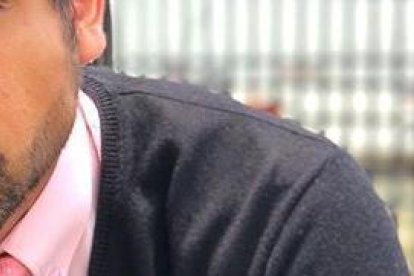 Efraín mantenía una relación amorosa con su compañera Alejandra  Jaramillo, con quien tenía planes de matrimonio.