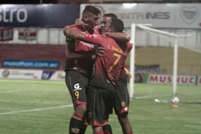 Deportivo Cuenca ganó 3-0 a Guayaquil City.